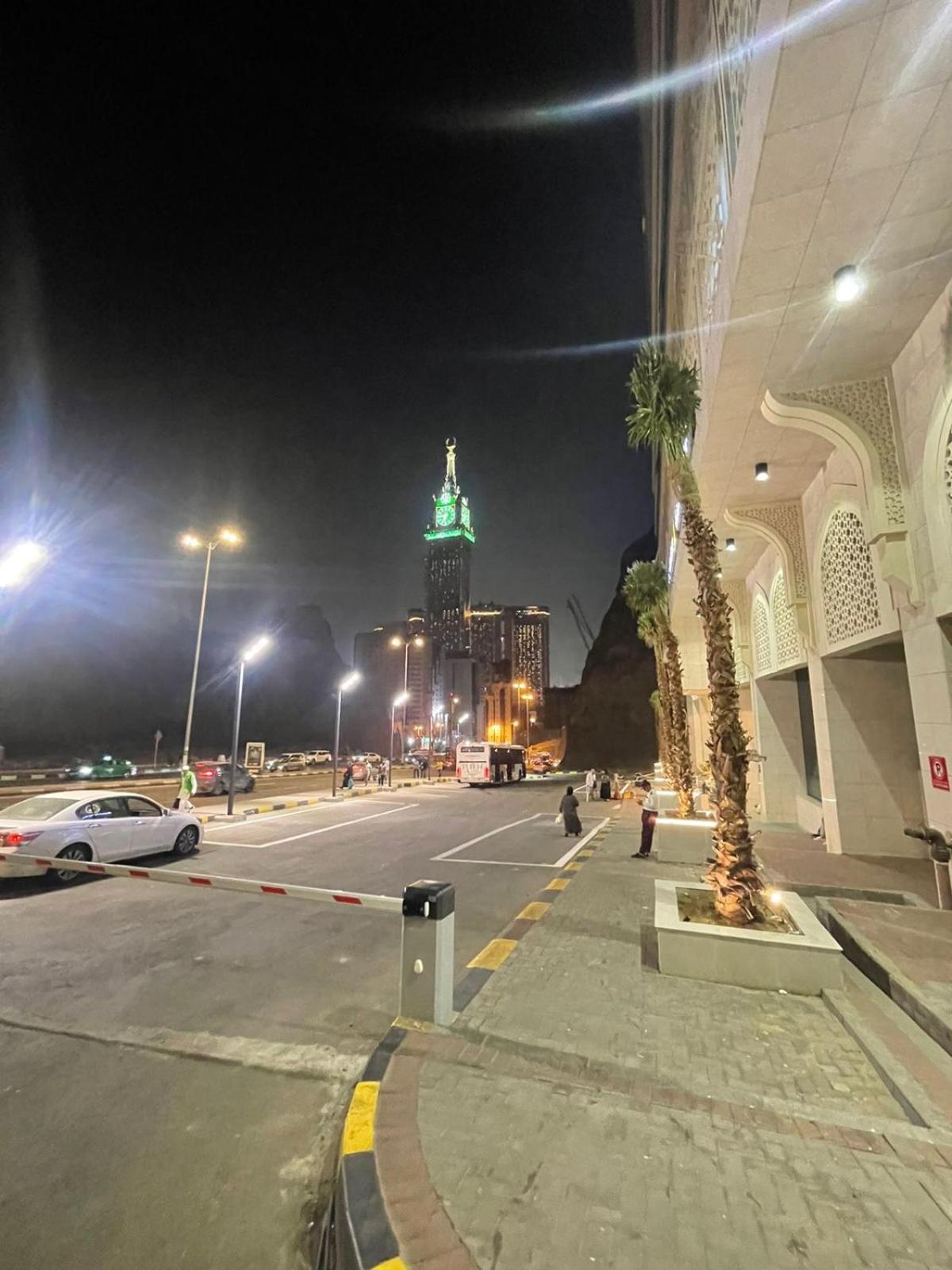 Nawazi Towers فندق 3*